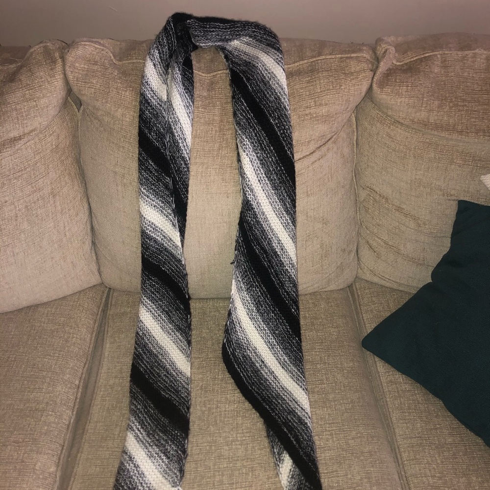 Knitted Karl Lagerfeld Scarf